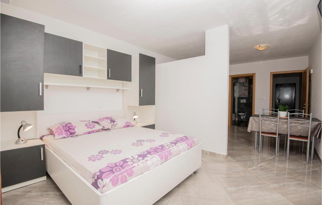 Beautiful Apartment In Krvavica With Kitchen Buitenkant foto